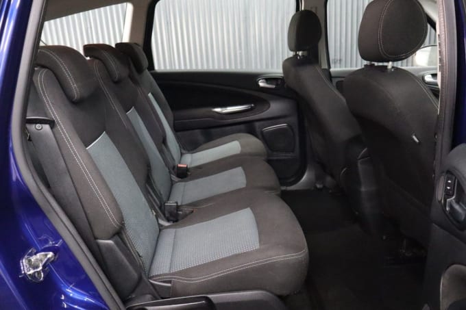 2025 Ford S-max