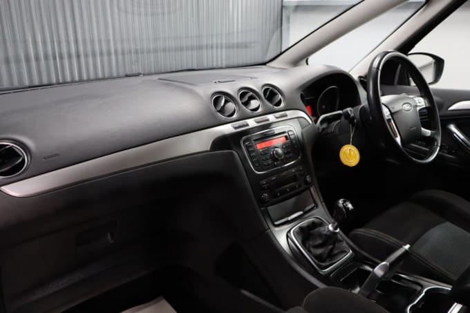 2025 Ford S-max