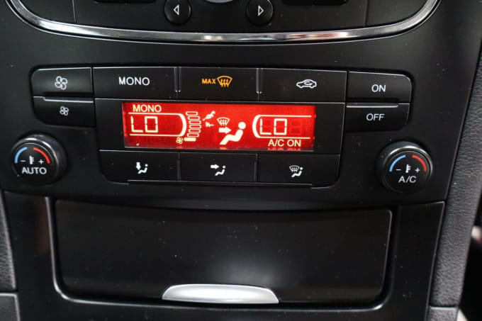 2025 Ford S-max