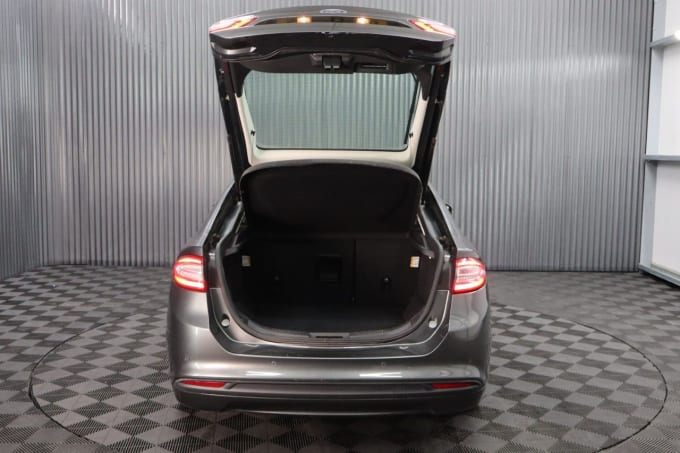 2025 Ford Mondeo