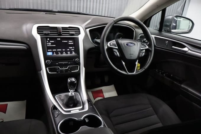 2025 Ford Mondeo