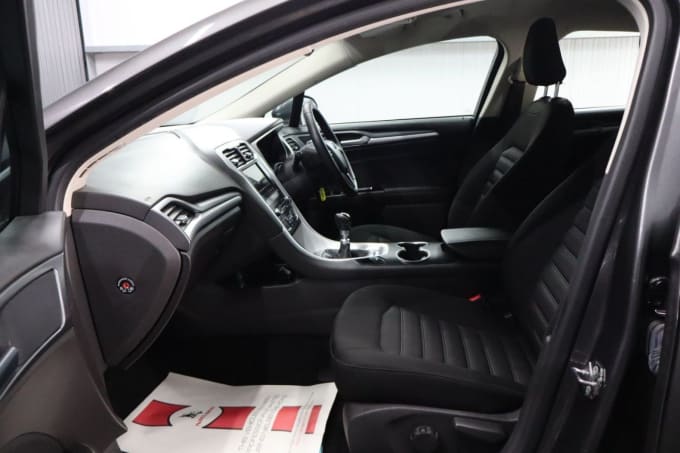 2025 Ford Mondeo