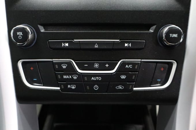 2025 Ford Mondeo