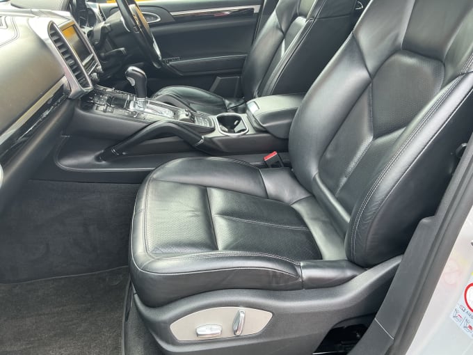 2012 Porsche Cayenne