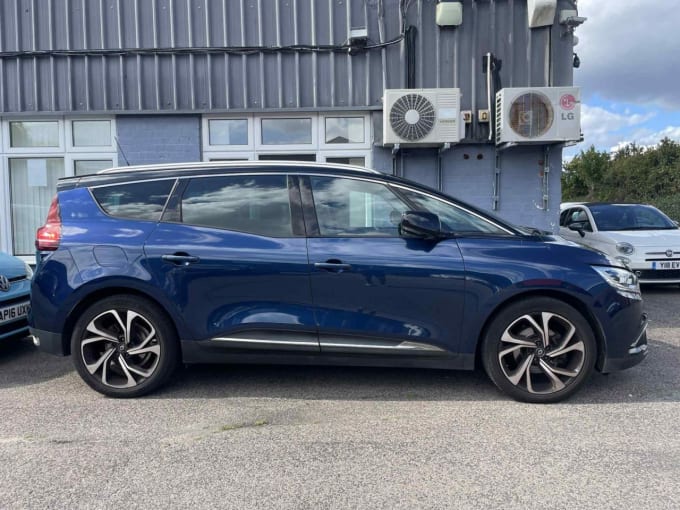 2025 Renault Grand Scenic
