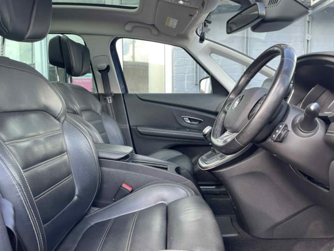 2025 Renault Grand Scenic