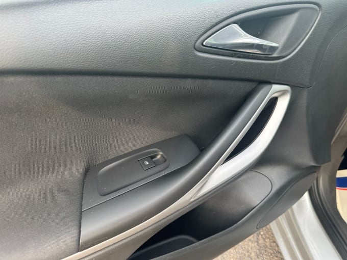 2025 Vauxhall Astra