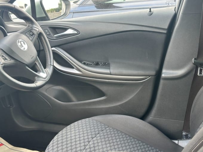2025 Vauxhall Astra