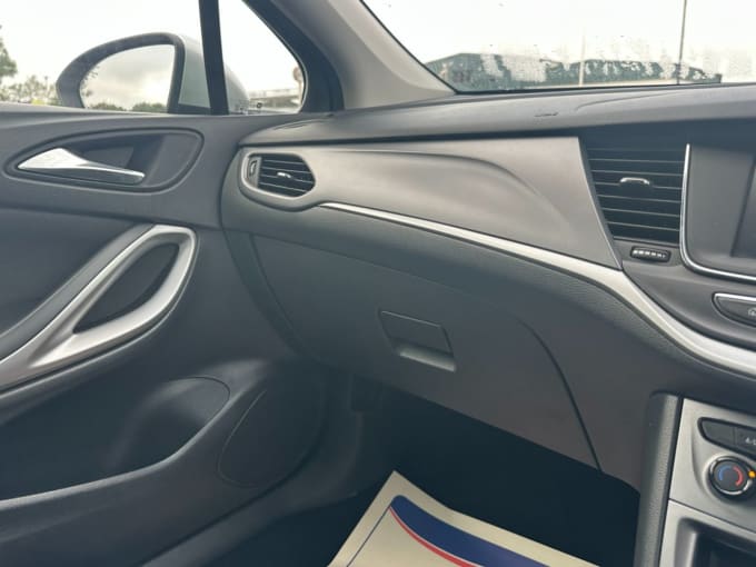 2025 Vauxhall Astra