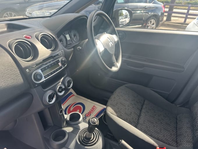 2025 Mitsubishi Colt