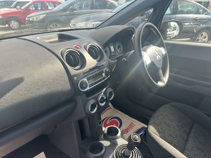 2025 Mitsubishi Colt