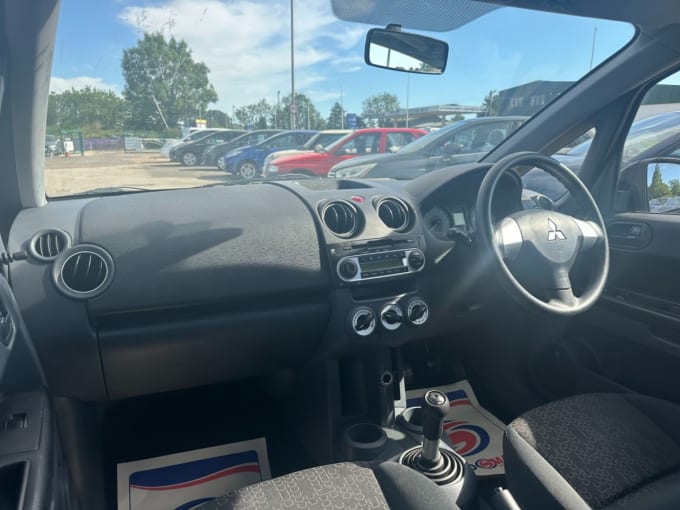 2025 Mitsubishi Colt
