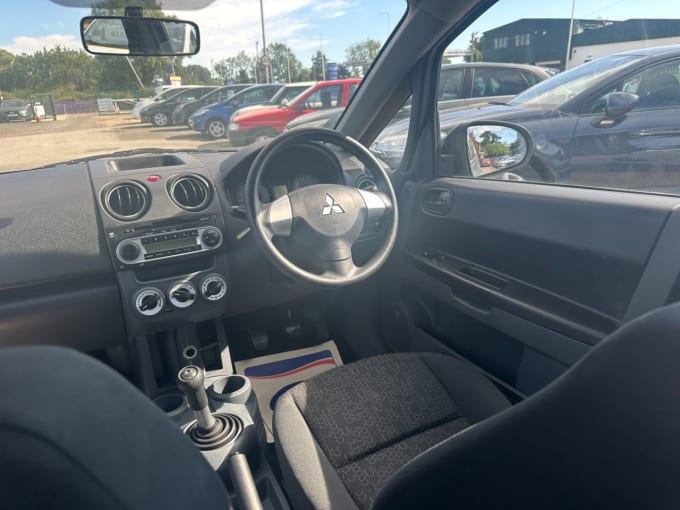 2025 Mitsubishi Colt