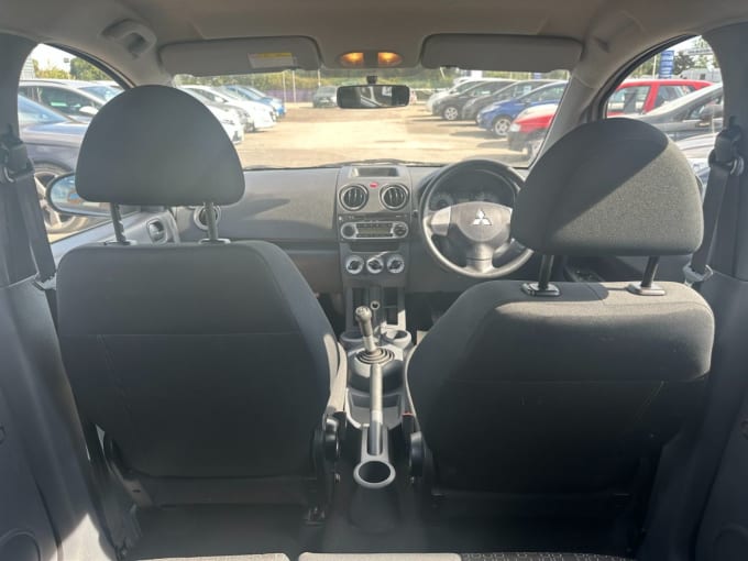 2025 Mitsubishi Colt