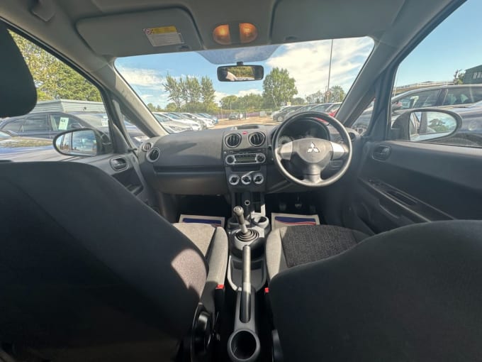 2025 Mitsubishi Colt