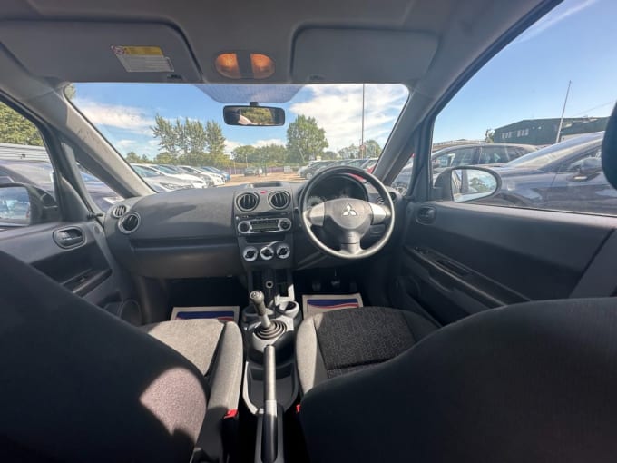 2025 Mitsubishi Colt