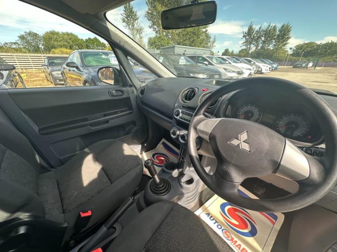 2025 Mitsubishi Colt