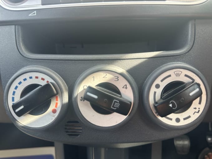 2025 Mitsubishi Colt