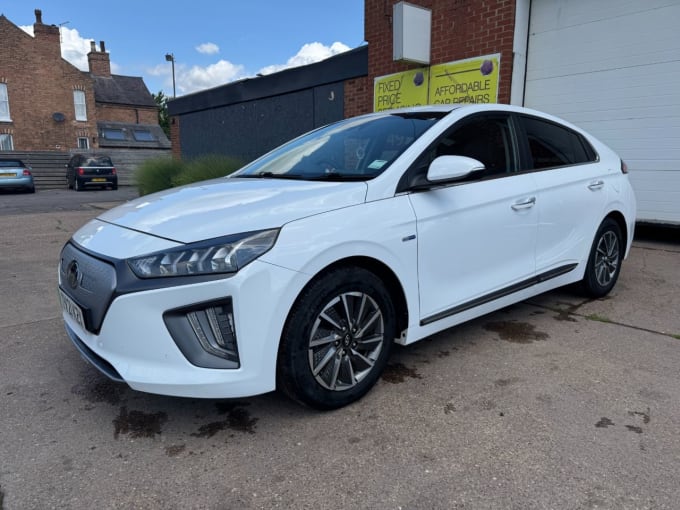 2025 Hyundai Ioniq