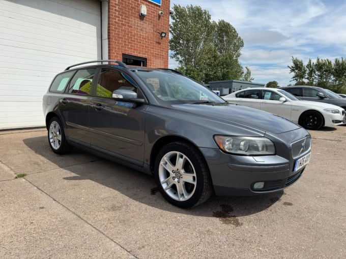2025 Volvo V50