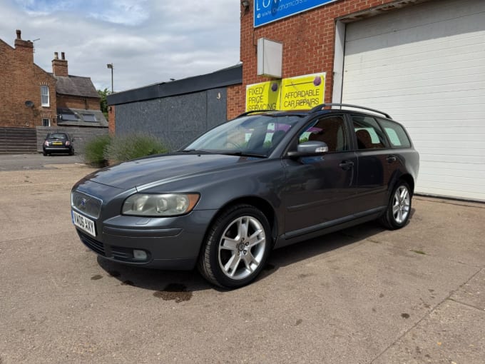 2025 Volvo V50