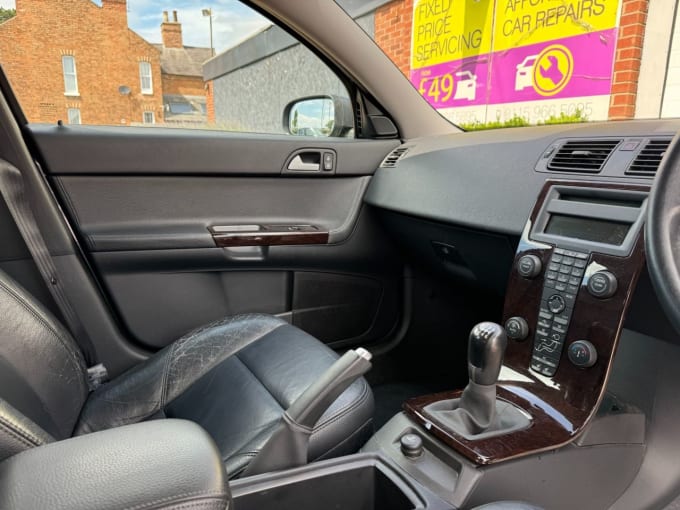 2025 Volvo V50
