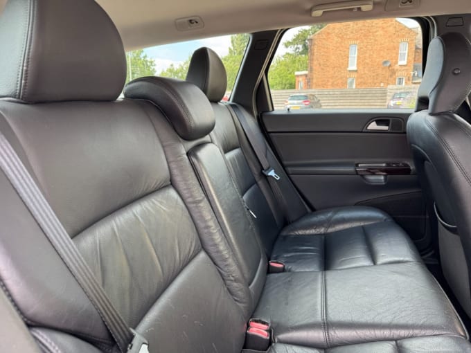 2025 Volvo V50