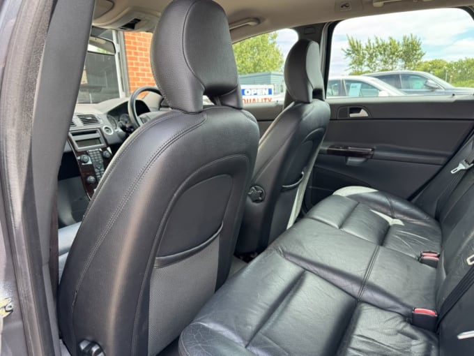 2025 Volvo V50