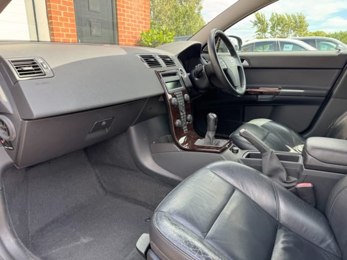 2025 Volvo V50