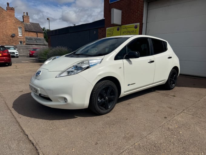 2025 Nissan Leaf