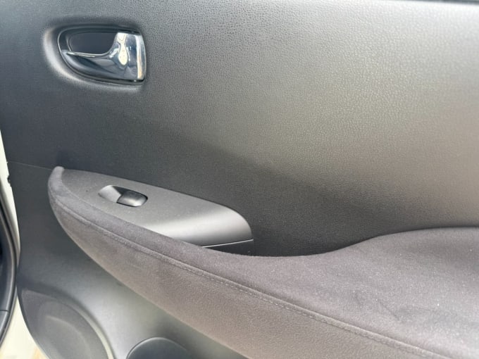 2025 Nissan Leaf