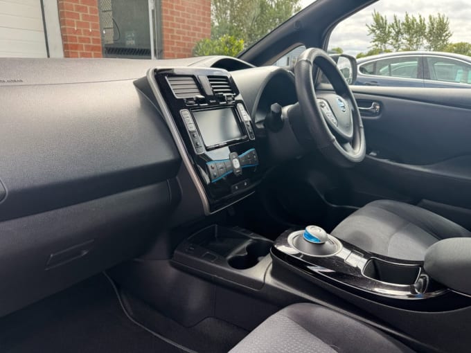 2025 Nissan Leaf