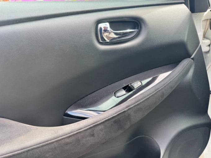 2025 Nissan Leaf