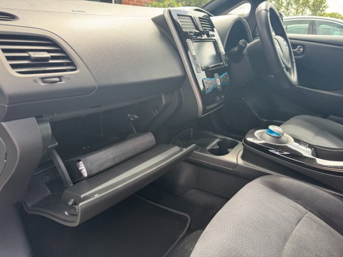 2025 Nissan Leaf