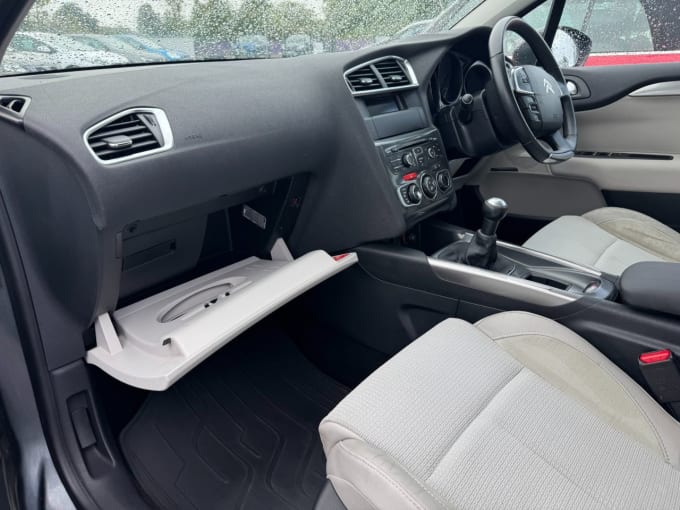 2025 Citroen C4