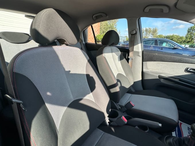 2025 Kia Rio