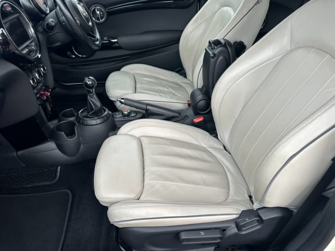 2025 Mini Hatch