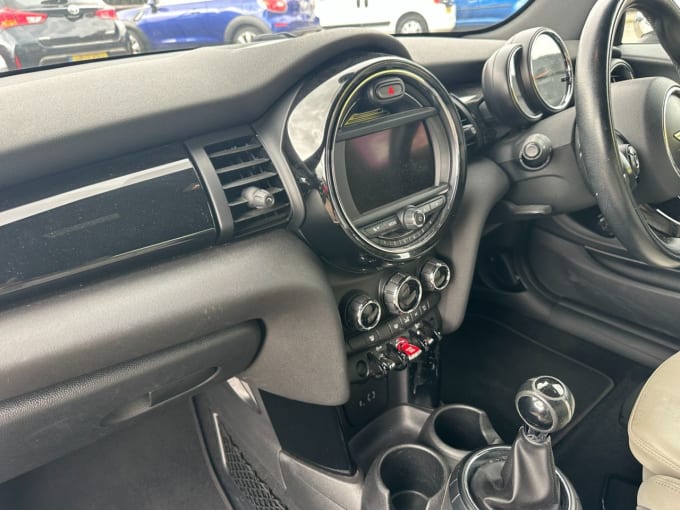 2025 Mini Hatch