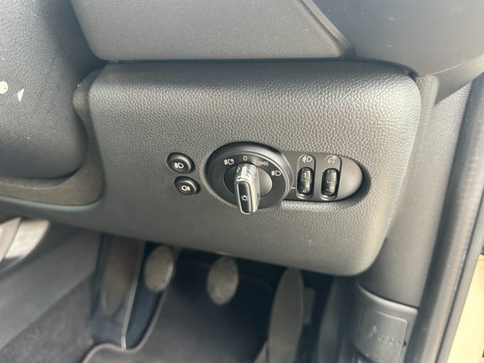 2025 Mini Hatch