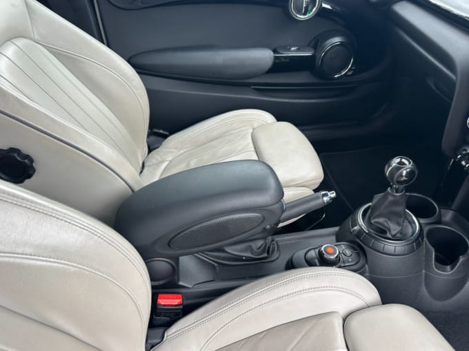 2025 Mini Hatch