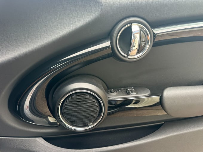 2025 Mini Hatch