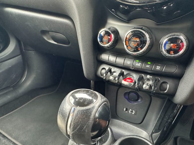 2025 Mini Hatch