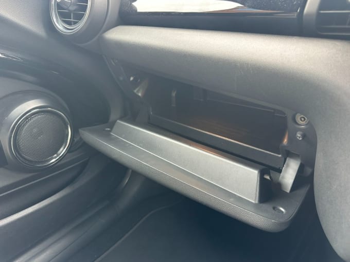 2025 Mini Hatch