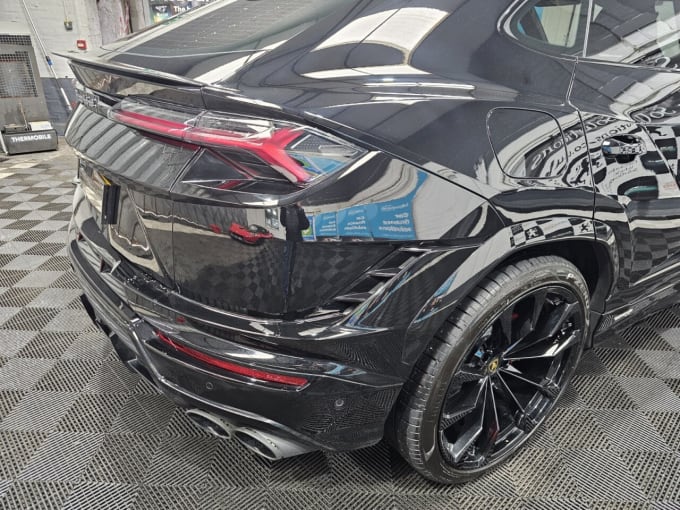 2024 Lamborghini Urus