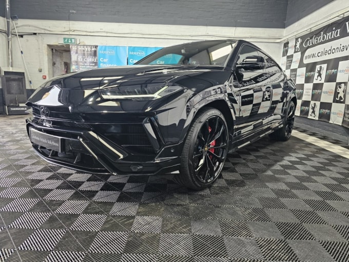 2024 Lamborghini Urus