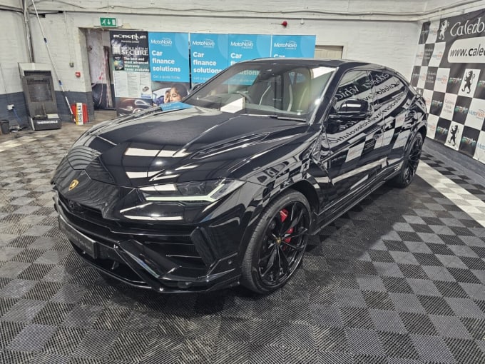 2024 Lamborghini Urus