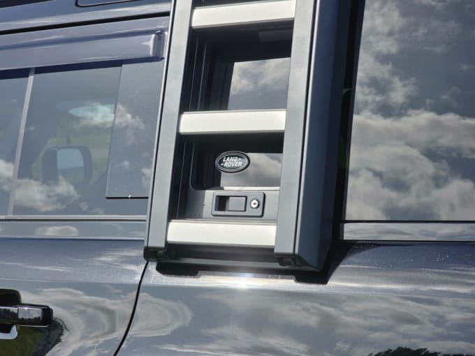 2025 Land Rover Defender