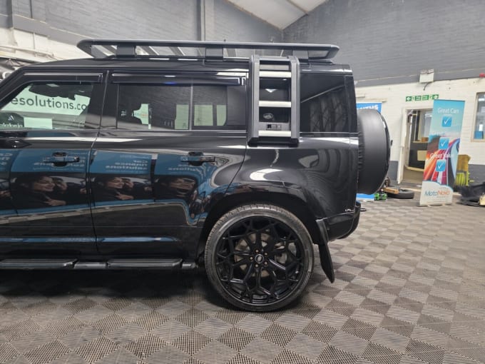 2025 Land Rover Defender