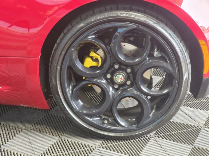 2025 Alfa Romeo 4c