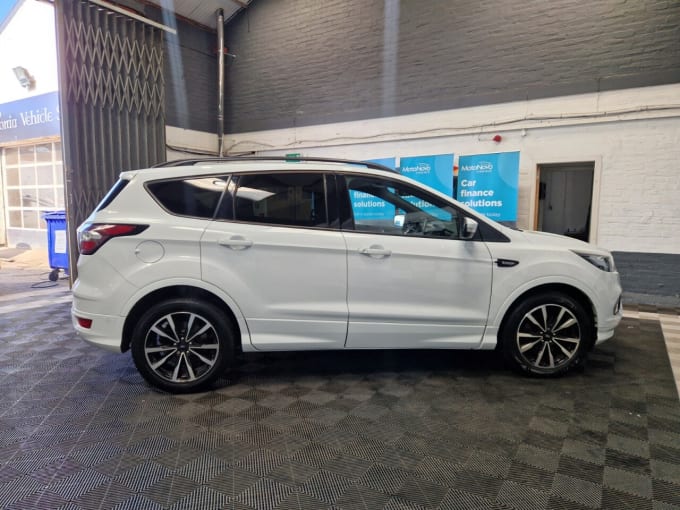 2025 Ford Kuga